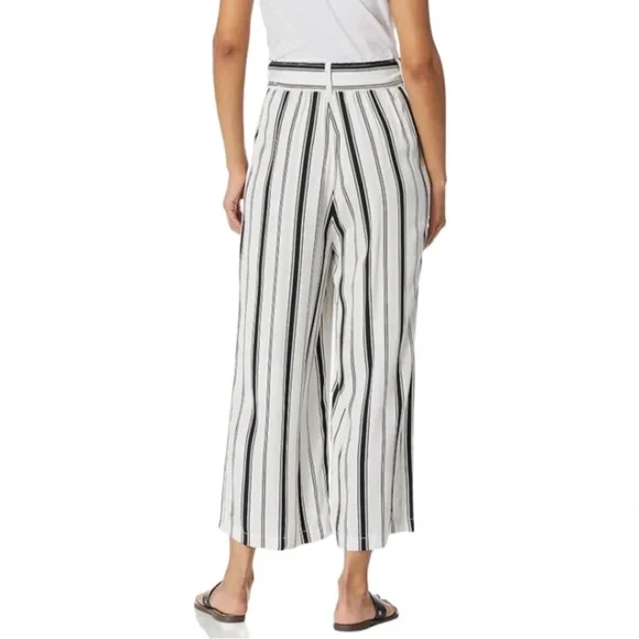 BB DAKOTA Belt with You Printed Stripe Pants in Optic White! - Picture 3 of 6